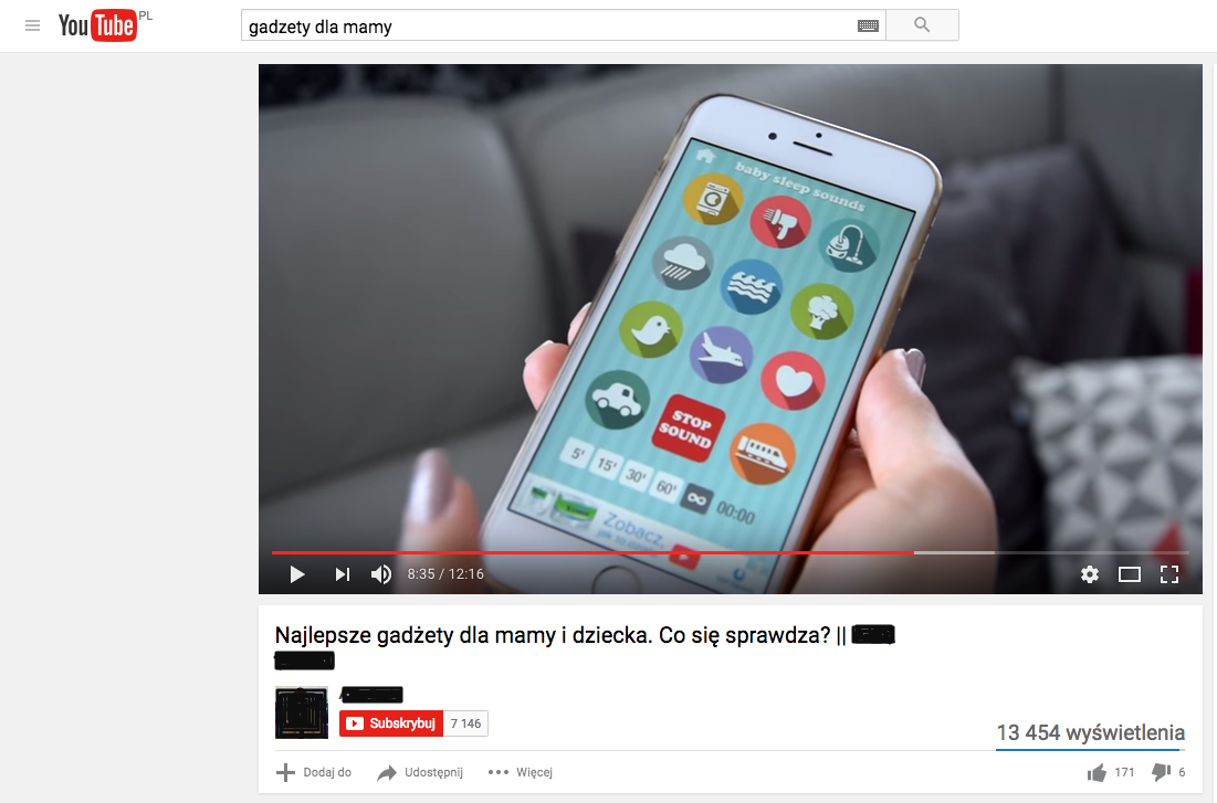 Demonstracja produktu przez Youtubera.